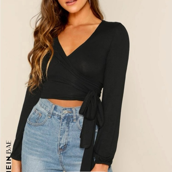 Wrap knot long sleeve crop top - Picture 1 of 3